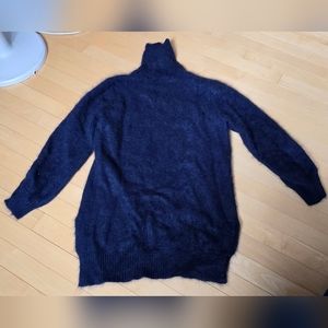 EEUC dark blue 100% alpaca split side turtleneck top